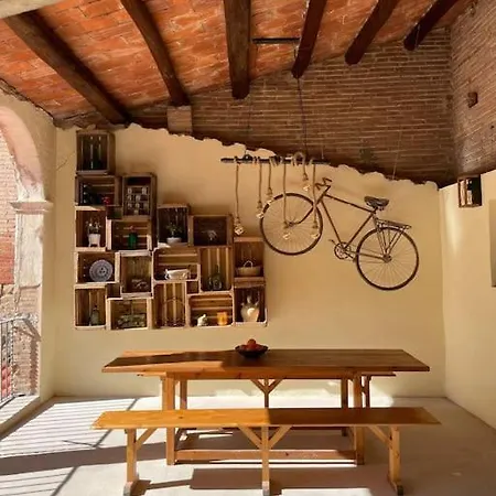 El Patufet En Casa Cami De Les Aiguees